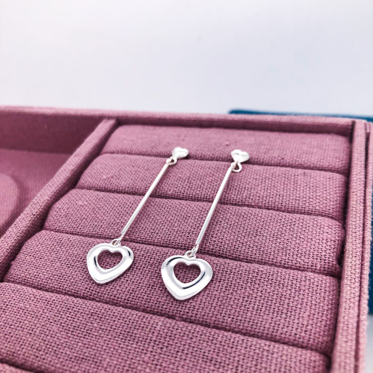 Brinco Fio e Coração Vazado