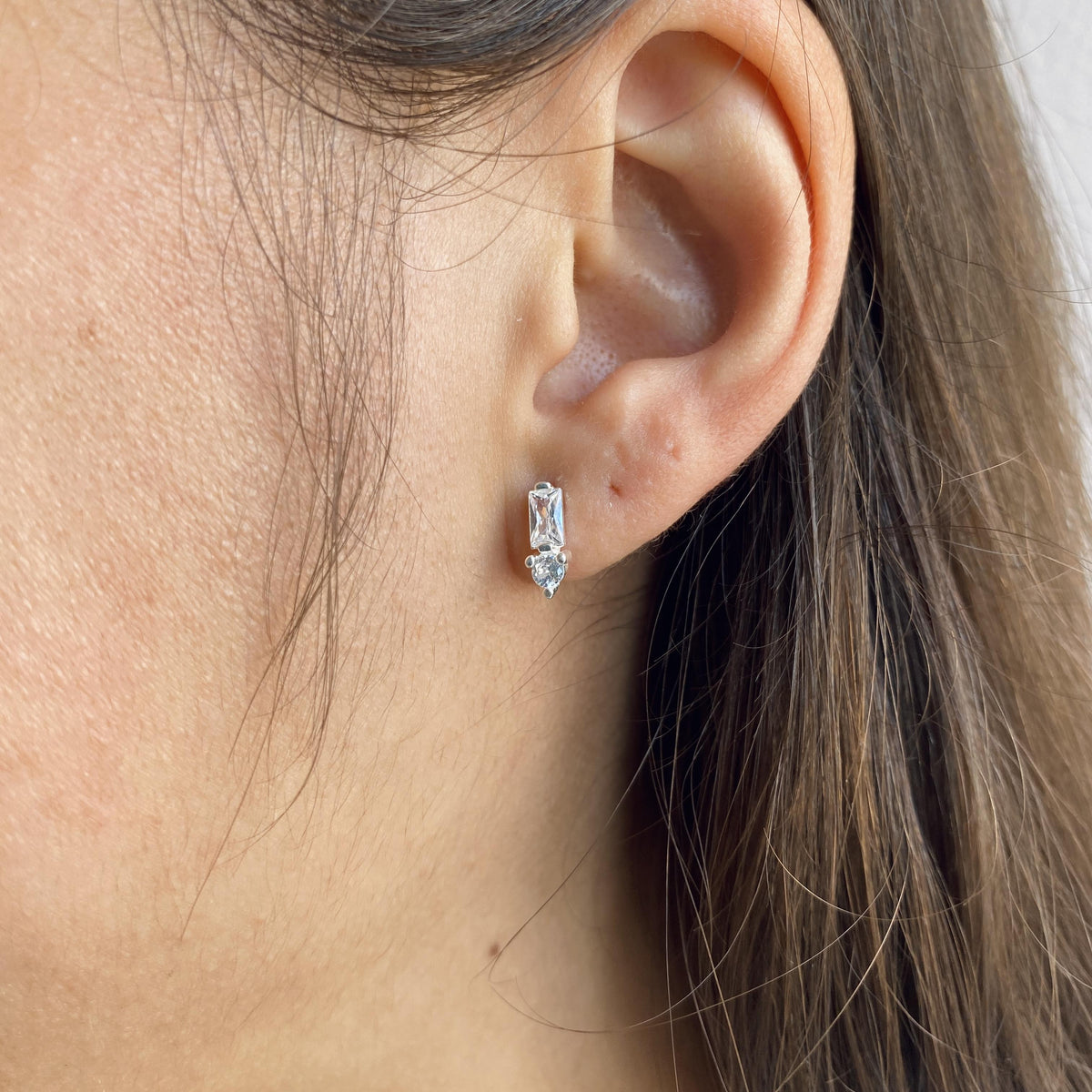 Brinco com Pedra Retangular e Redonda